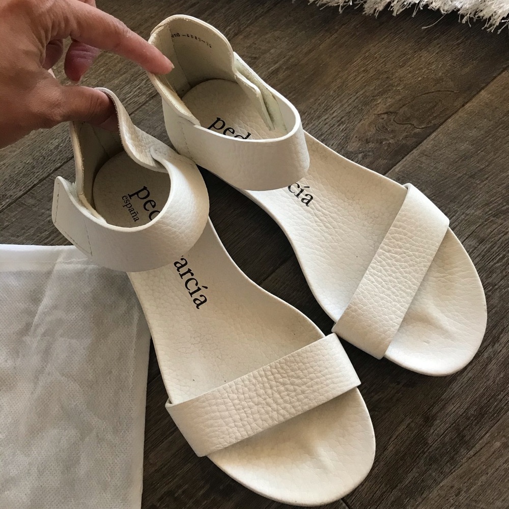 Brand New Pedro Garcia White Sandals Size 6